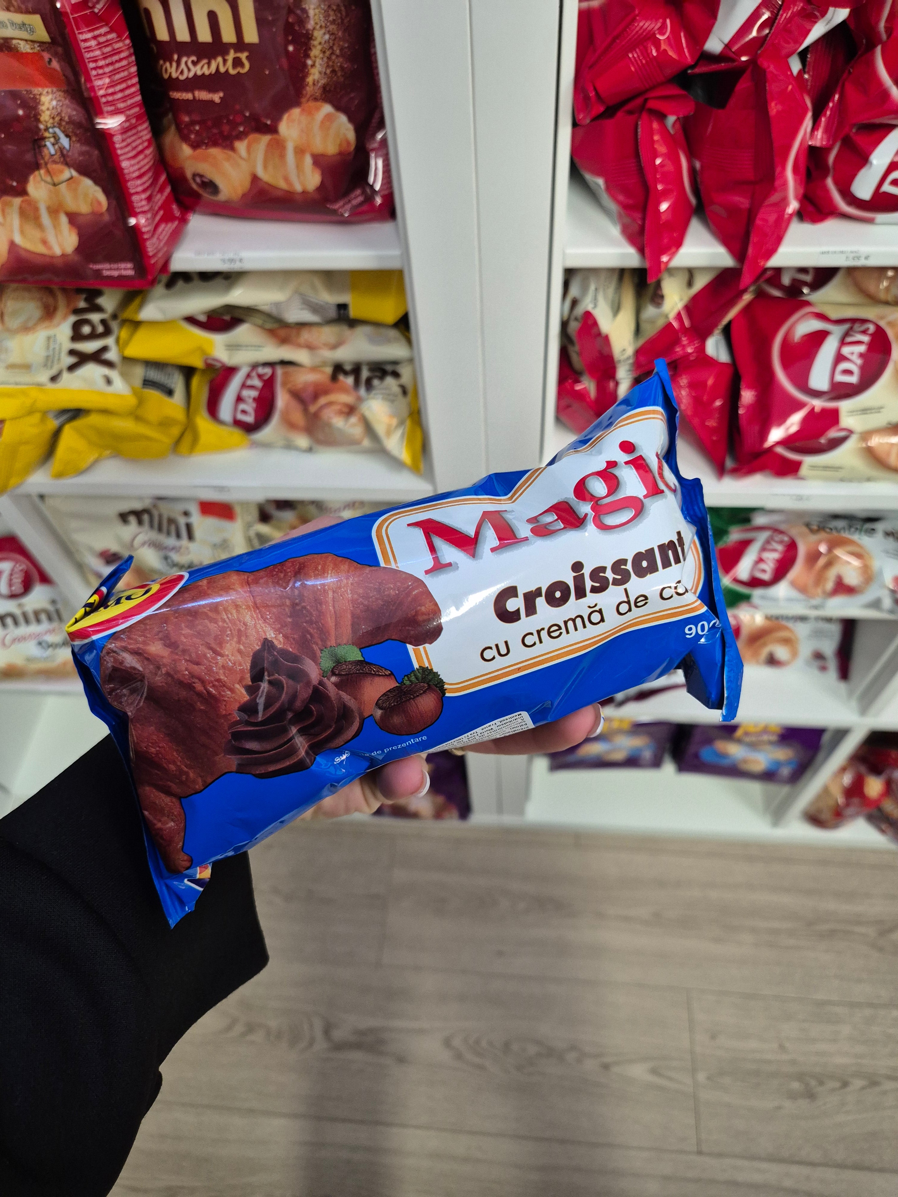 MAGIC CROISSANT CU CREMA CACAO 90G
